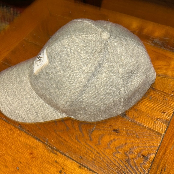 Express Cap - Picture 3 of 8